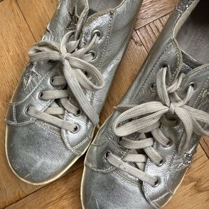 Metallic Silver Star Lace-Up Sneakers Size 9 • Casual Sparkle • Everyday Comfort